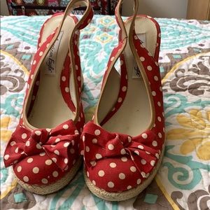 Red with white polkadots America Eagle shoes size8